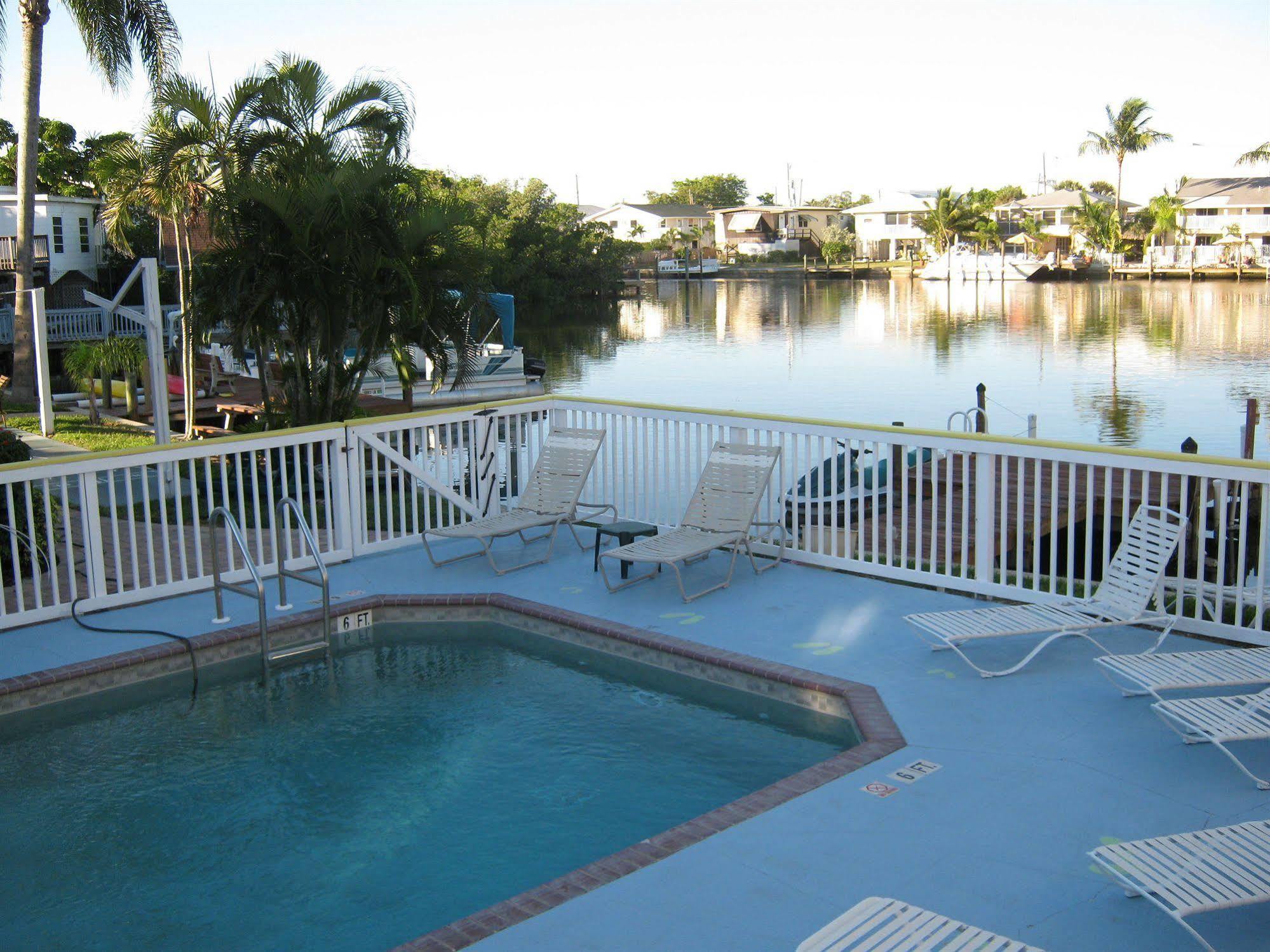 The Holiday Court Villas And Suites Fort Myers Beach Exterior foto