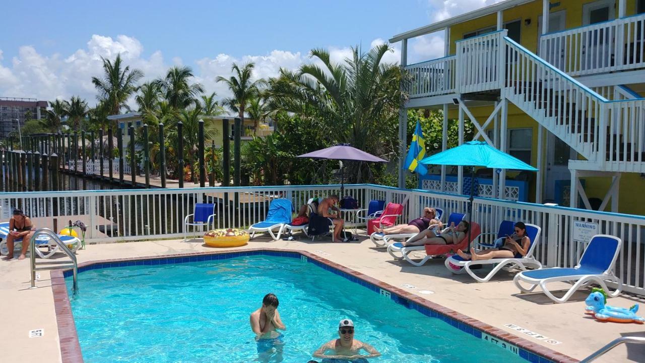 The Holiday Court Villas And Suites Fort Myers Beach Exterior foto